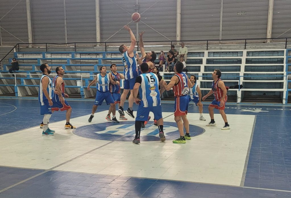 Dos partidos animan el torneo Maxibásquet de la ASBRI