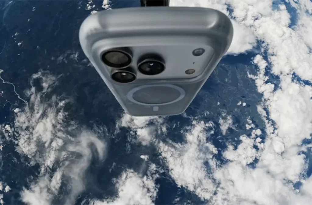 Un celular cayó desde el espacio y logró un récord Guinness sin sufrir daños