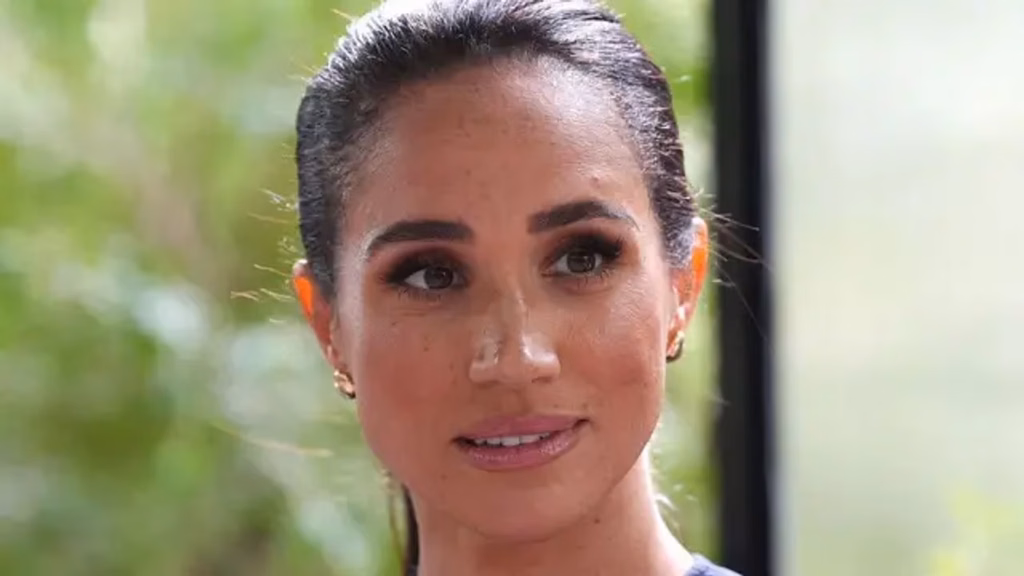 Meghan Markle dice estar "profundamente angustiada" por las acusaciones de pornografía infantil contra su padre