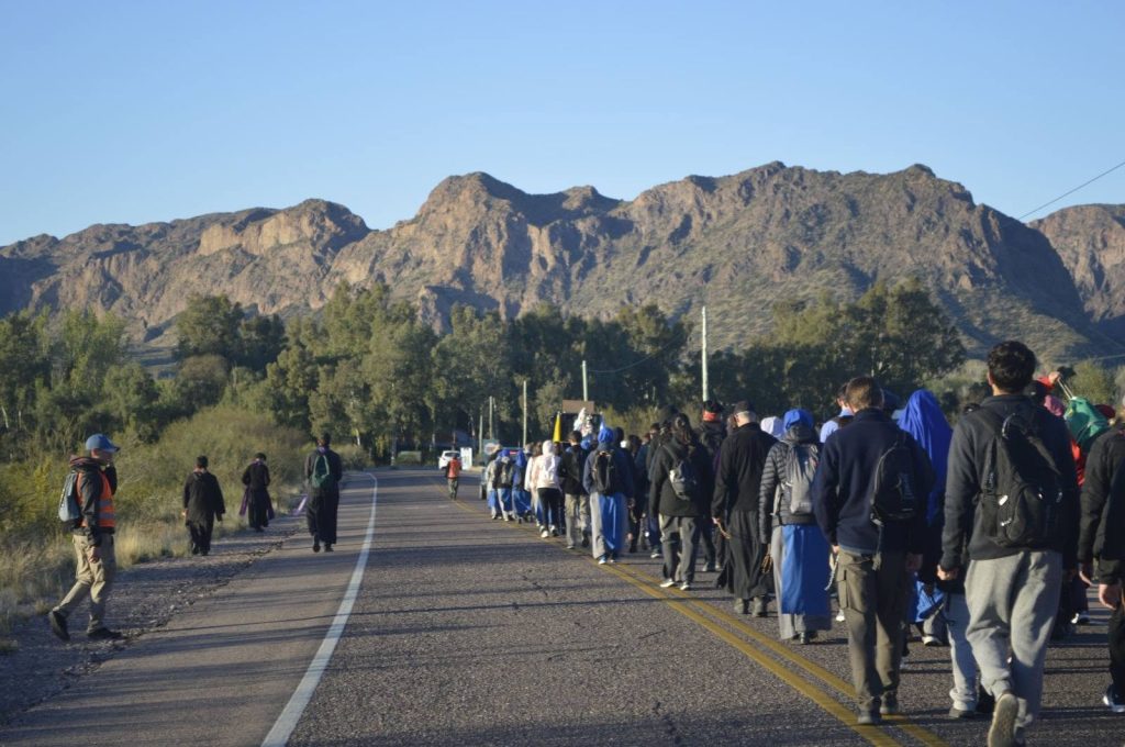 27 kilómetros de fe: 200 integrantes de los Hogares de Rama Caída peregrinaron hasta la Virgen del Valle Grande