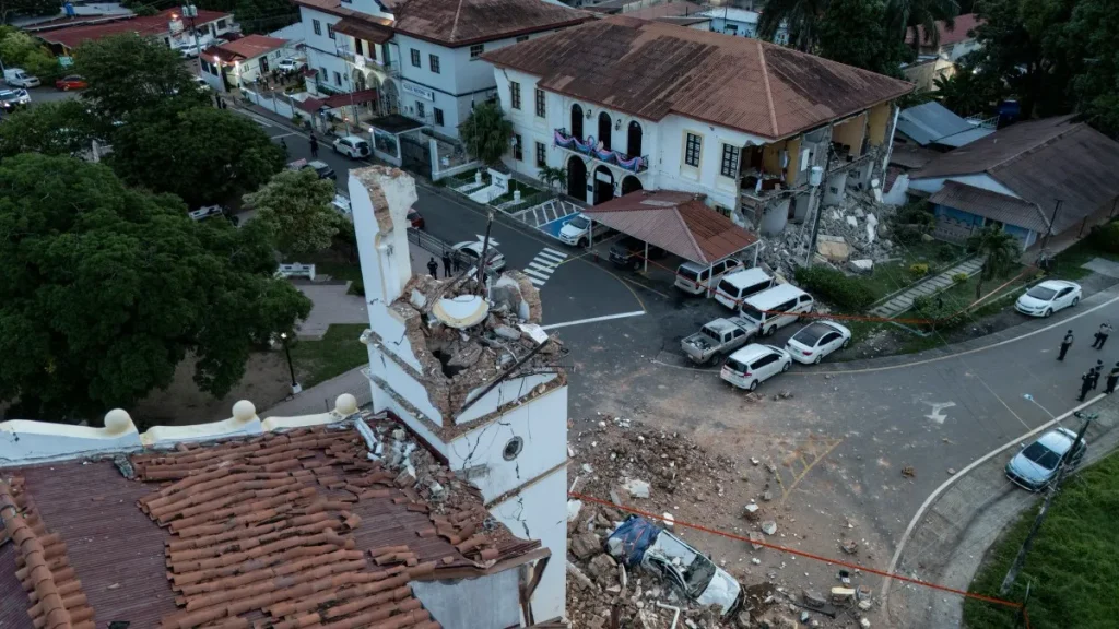 Panamá comienza a levantar escombros con el miedo aún en el cuerpo tras potente terremoto