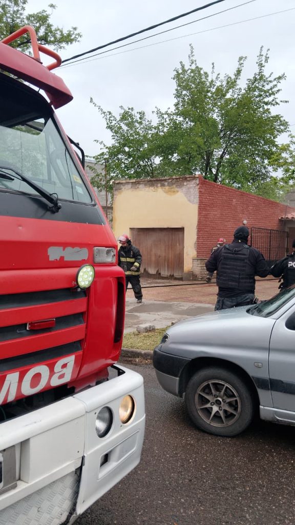 Ahora: principio de incendio en un garaje en Balloffet y Sarmiento