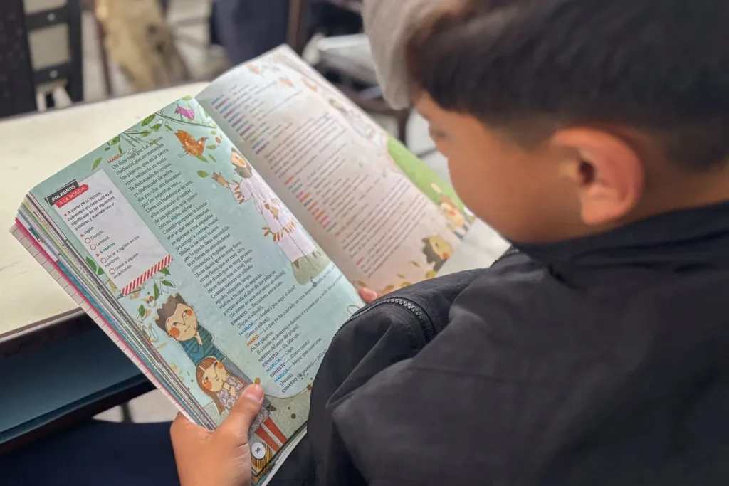 El gobierno aspira a mejorar la lectura de los estudiantes, aunque reconoce “brechas”