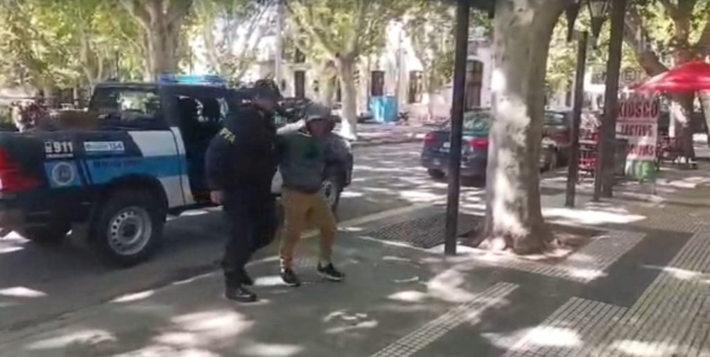 Tenía dos pedidos de captura y fue detenido en la terminal de San Rafael